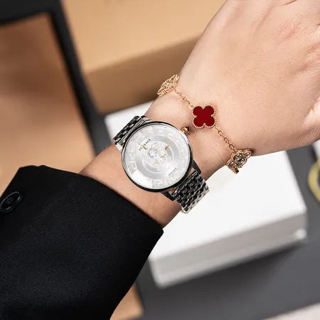 ヴェルサーチ 腕時計