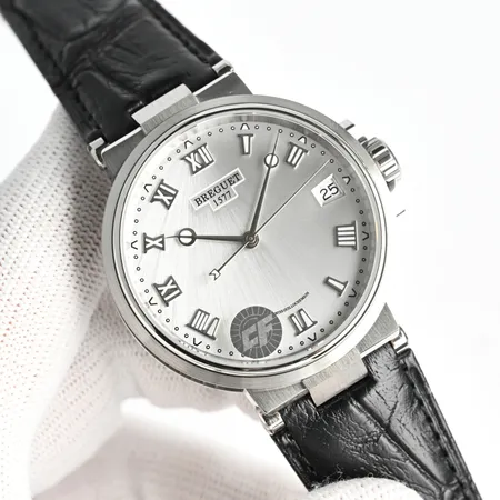 ロジェ・デュブイ 腕時計