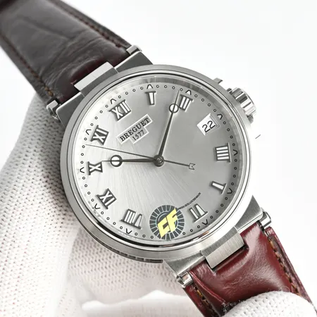 ロジェ・デュブイ 腕時計