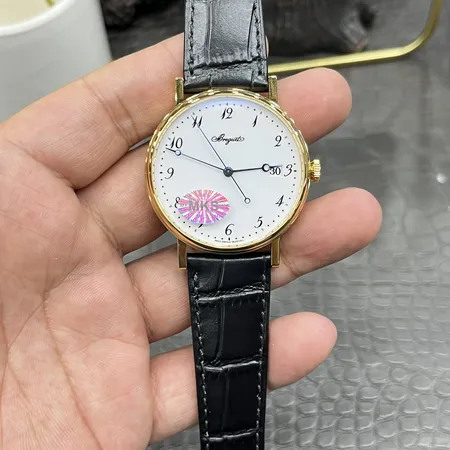 ロジェ・デュブイ 腕時計