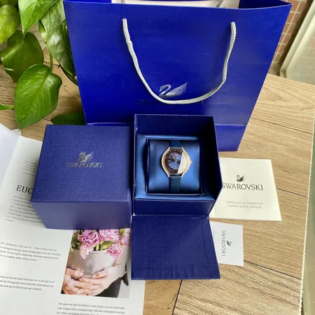 スワロフスキー 腕時計