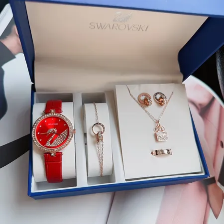 スワロフスキー 腕時計