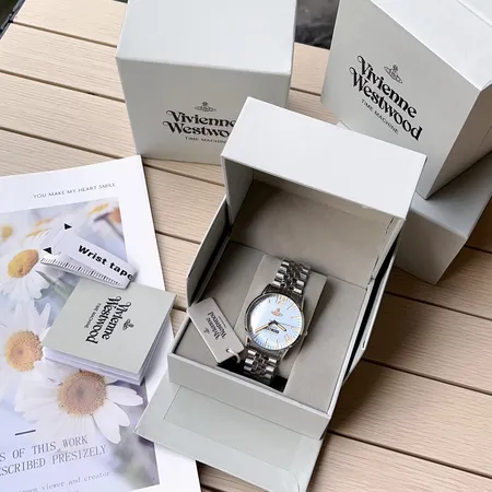 ヴィヴィアン・ウエストウッド 腕時計