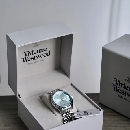 ヴィヴィアン・ウエストウッド 腕時計