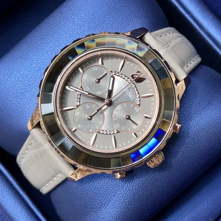 スワロフスキー 腕時計