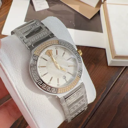 ヴェルサーチ 腕時計