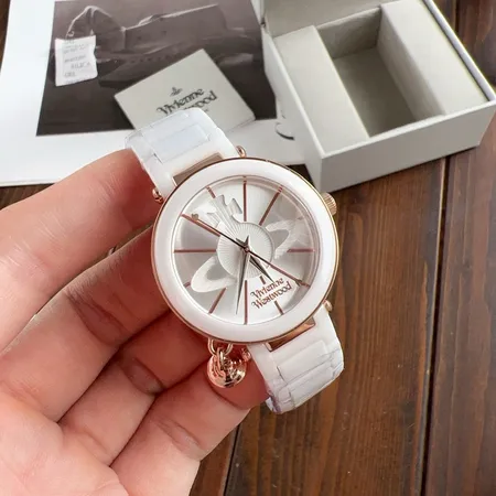 ヴィヴィアン・ウエストウッド 腕時計