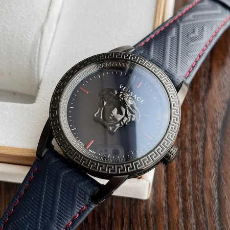 ヴェルサーチ 腕時計