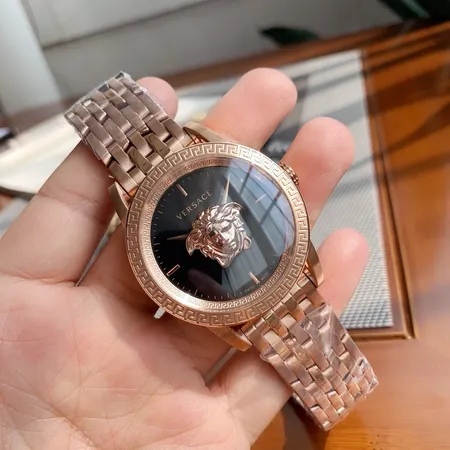 ヴェルサーチ 腕時計