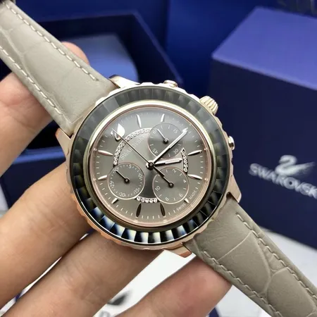 スワロフスキー 腕時計