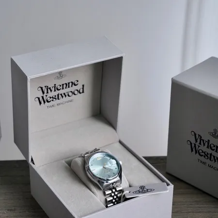 ヴィヴィアン・ウエストウッド 腕時計
