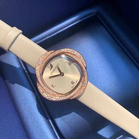 スワロフスキー 腕時計