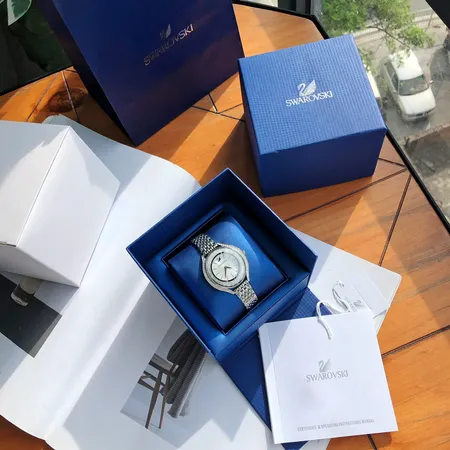 スワロフスキー 腕時計