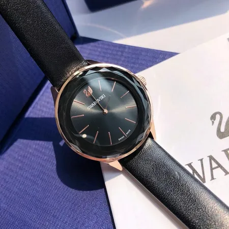 スワロフスキー 腕時計