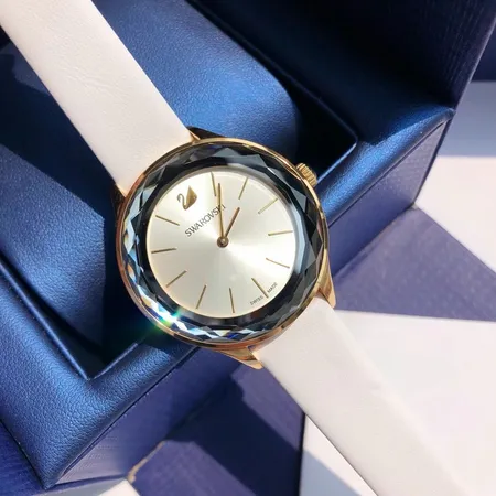 スワロフスキー 腕時計