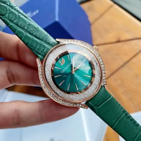スワロフスキー 腕時計