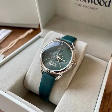 ヴィヴィアン・ウエストウッド 腕時計