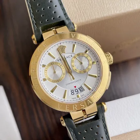 ヴェルサーチ 腕時計