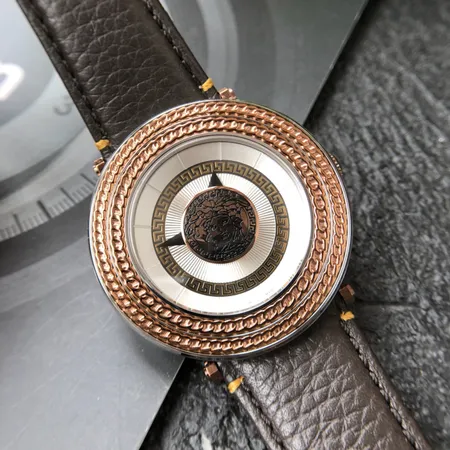 ヴェルサーチ 腕時計