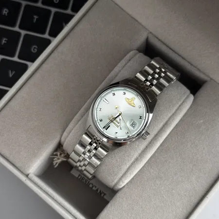 ヴィヴィアン・ウエストウッド 腕時計