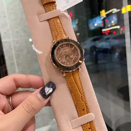 スワロフスキー 腕時計