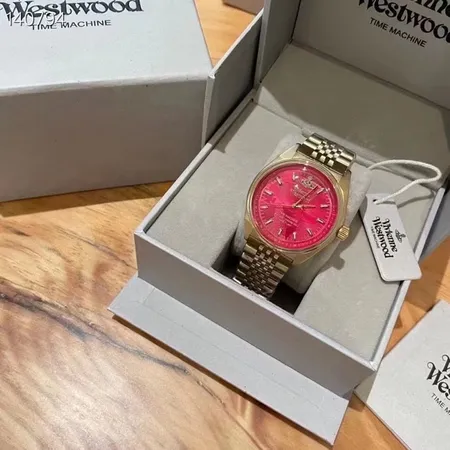 ヴィヴィアン・ウエストウッド 腕時計