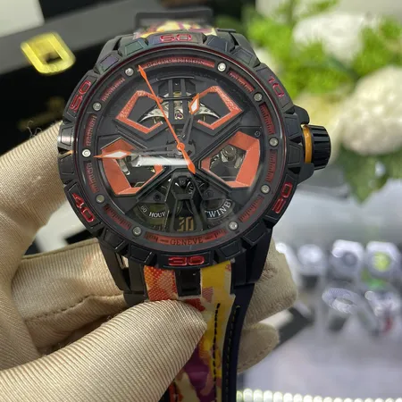 ロジェ・デュブイ 腕時計