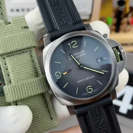 オフィチーネ パネライ 腕時計