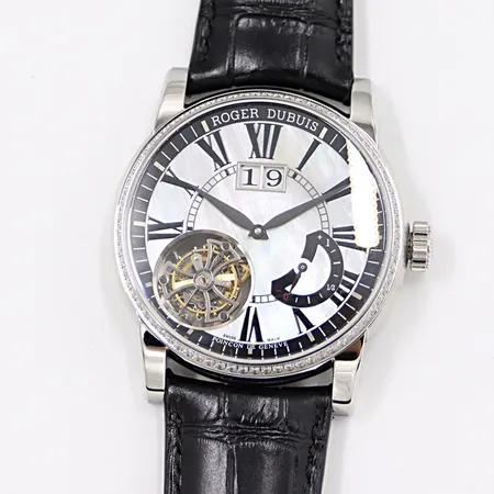 ロジェ・デュブイ 腕時計