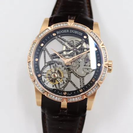 ロジェ・デュブイ 腕時計