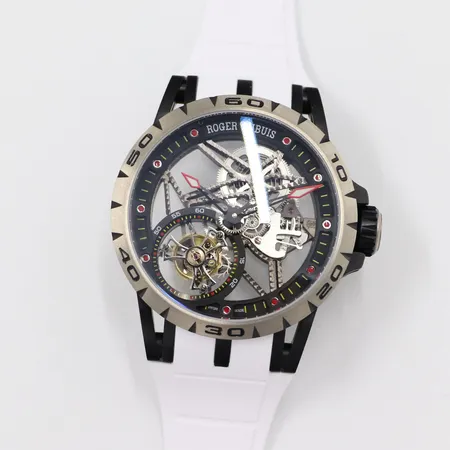 ロジェ・デュブイ 腕時計