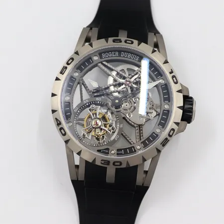 ロジェ・デュブイ 腕時計