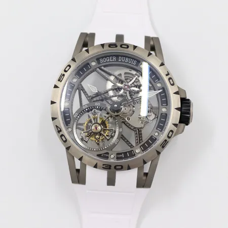 ロジェ・デュブイ 腕時計