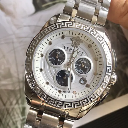 ヴェルサーチ 腕時計