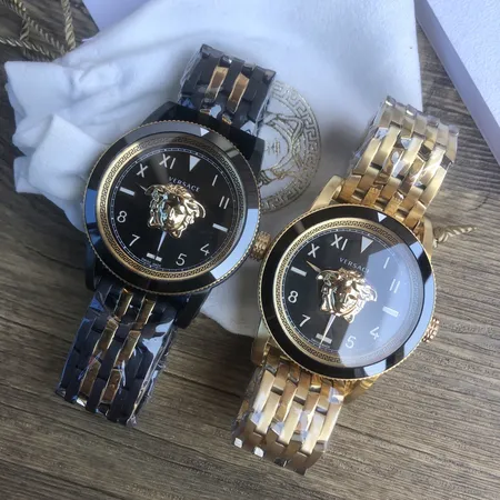 ヴェルサーチ 腕時計