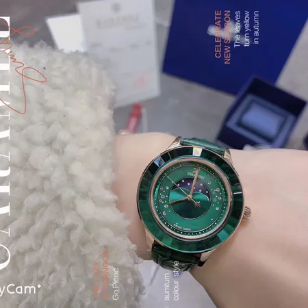 スワロフスキー 腕時計