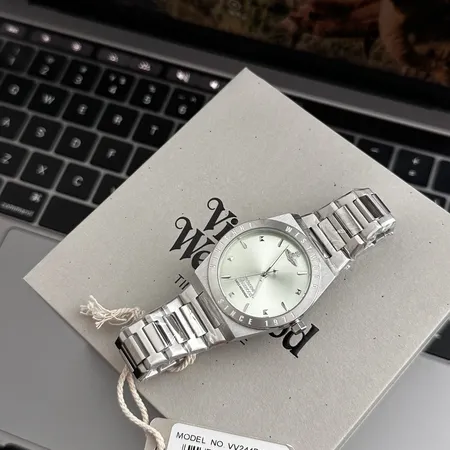 ヴィヴィアン・ウエストウッド 腕時計