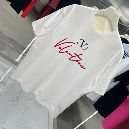 ヴァレンティノ Tシャツ
