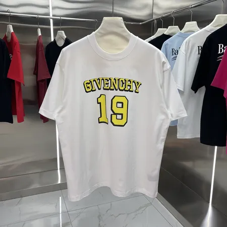 ジバンシィ Tシャツ