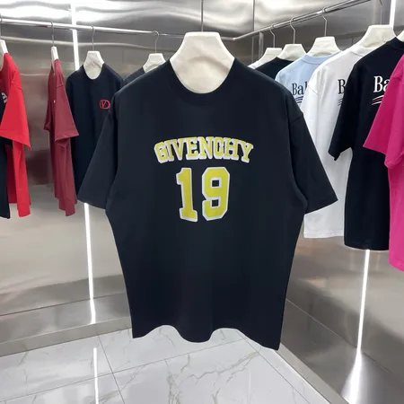 ジバンシィ Tシャツ