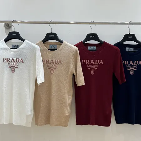 プラダ Tシャツ