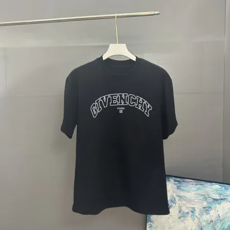 ジバンシィ Tシャツ