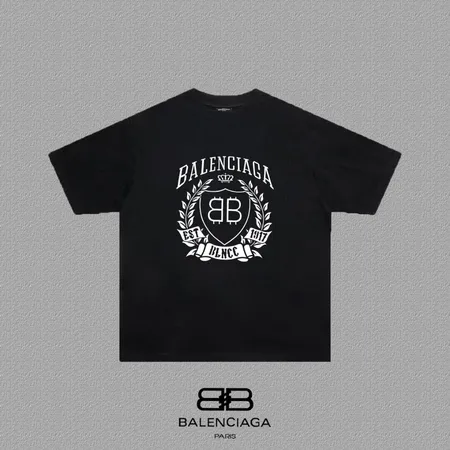 バレンシアガ Tシャツ