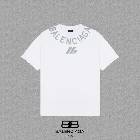 バレンシアガ Tシャツ