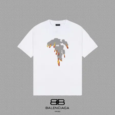 バレンシアガ Tシャツ