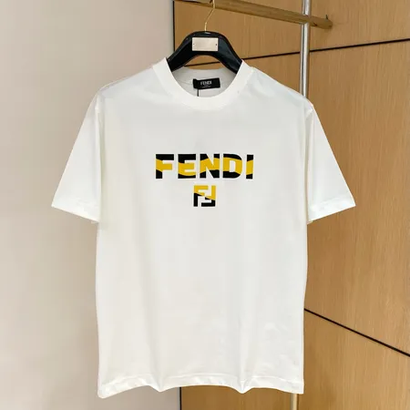 フェンディ Tシャツ
