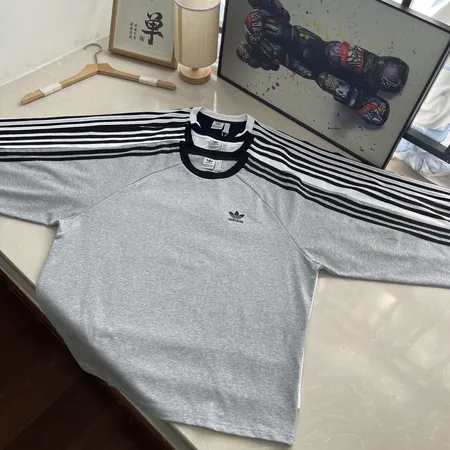 アディダス パーカー