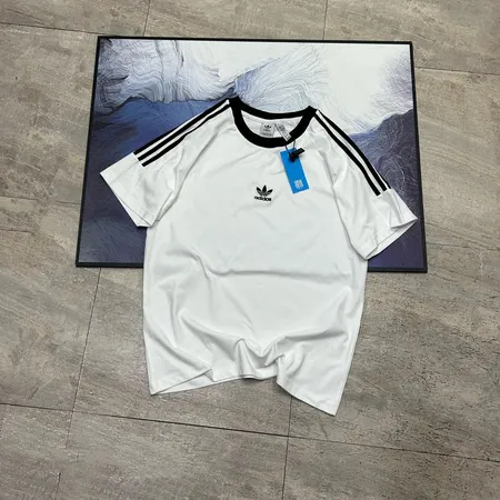 アディダス Tシャツ