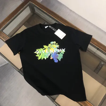 ジバンシィ Tシャツ