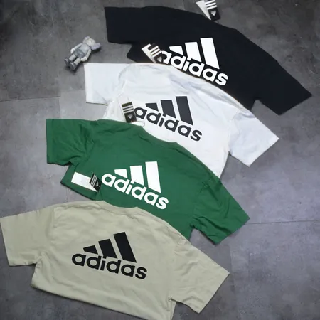 アディダス Tシャツ